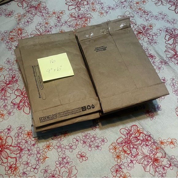 Free with purchase- Lot of Eco friendly padded mailers - 28 total - Picture 5 of 5